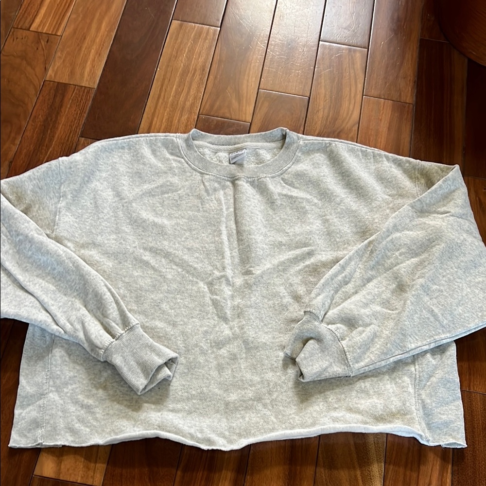 Gray Crew Neck Sweatshirt with Ribbed Cuffs